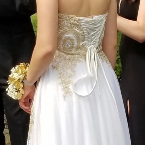 LAST CALL Beautiful strapless prom dress or formal gown - Picture 9 of 9